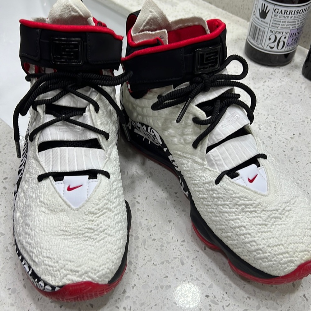 Nike kyrie shoes